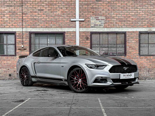 Ford Mustang 3.7L V6 V-Shaped Coupe 305hp 2016