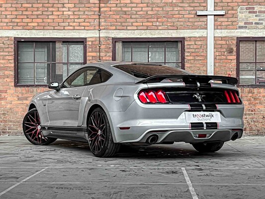 Ford Mustang 3.7L V6 V-Shaped Coupe 305hp 2016