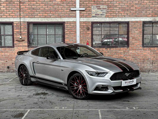 Ford Mustang 3.7L V6 V-Shaped Coupe 305hp 2016