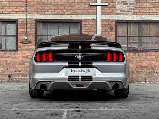 Ford Mustang 3.7L V6 V-Shaped Coupe 305hp 2016