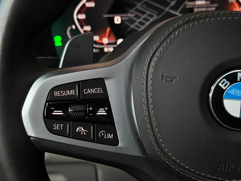 BMW X7 M50i 4.4 V8 High Executive 530hp 2021 (Original-NL + 1st Owner) G07, L-318-RB