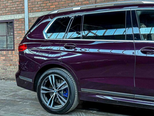 BMW X7 M50i 4.4 V8 High Executive 530hp 2021 (Original-NL + 1st Owner) G07, L-318-RB