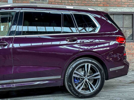 BMW X7 M50i 4.4 V8 High Executive 530hp 2021 (Original-NL + 1st Owner) G07, L-318-RB