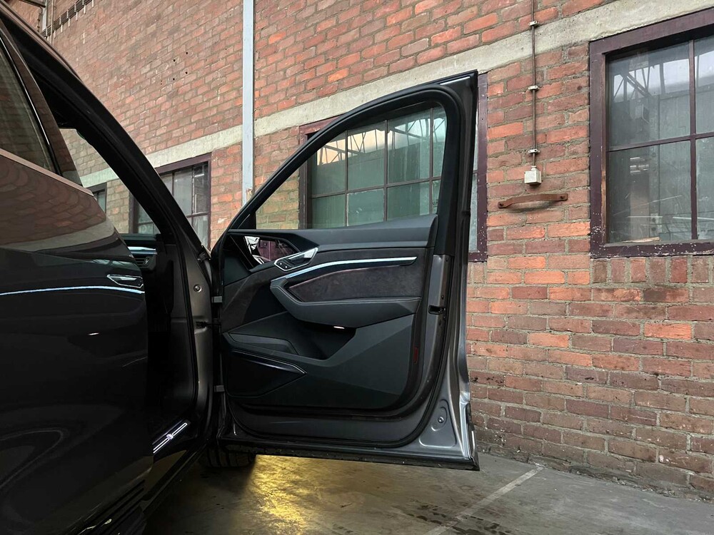 Audi E-Tron 55 Quattro Advanced 95 kWh S-Line 360pk 2019 (Origineel-NL + 1e Eigenaar), ZG-864-X