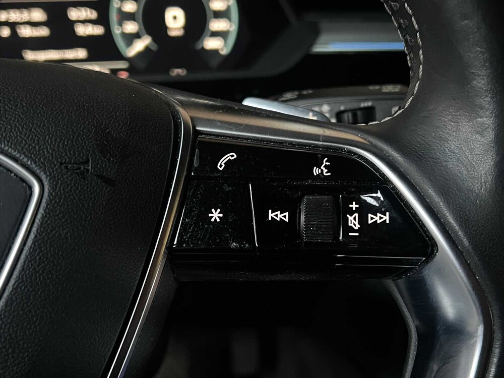 Audi E-Tron 55 Quattro Advanced 95 kWh S-Line 360pk 2019 (Origineel-NL + 1e Eigenaar), ZG-864-X