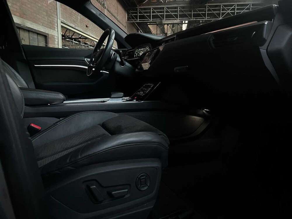 Audi E-Tron 55 Quattro Advanced 95 kWh S-Line 360pk 2019 (Origineel-NL + 1e Eigenaar), ZG-864-X