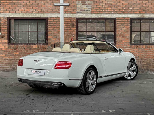 Bentley Continental GTC 4.0 V8 50hp 2012 (8-speed)