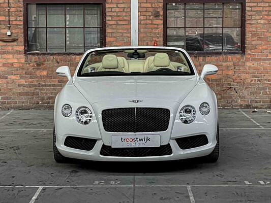 Bentley Continental GTC 4.0 V8 50hp 2012 (8-speed)