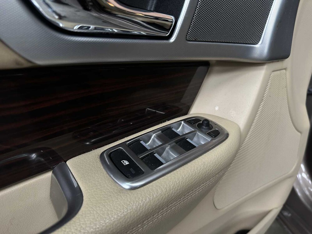 Jaguar XF 2.0 Luxury (Original-NL) 241hp 2015, 8-ZKT-10