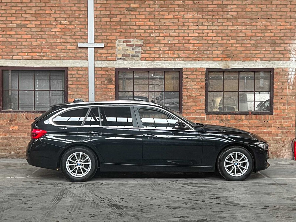 BMW 318i Touring Executive 136hp 2017 3-series, T-191-GB