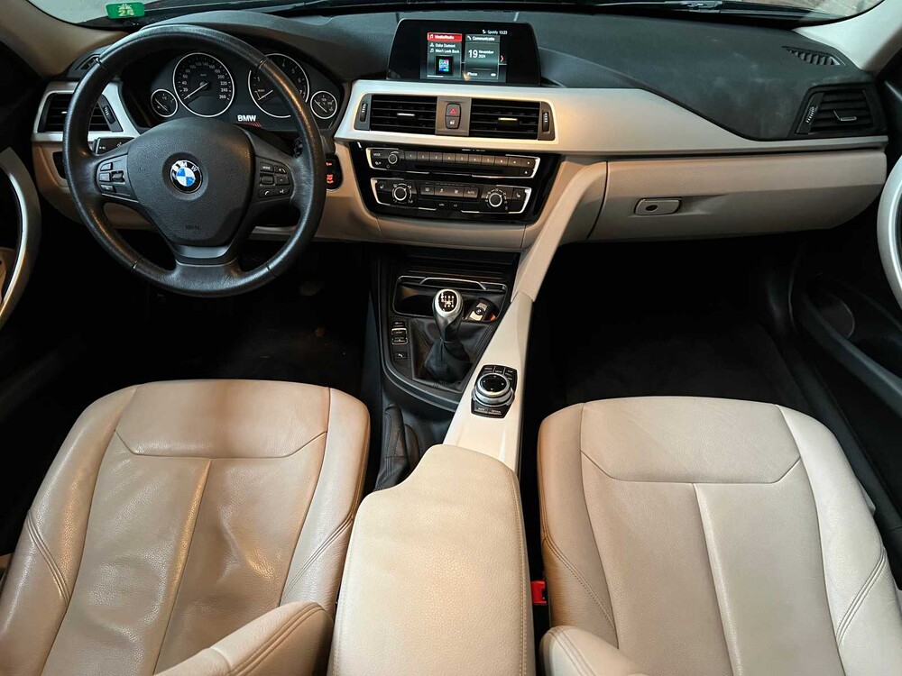 BMW 318i Touring Executive 136hp 2017 3-series, T-191-GB