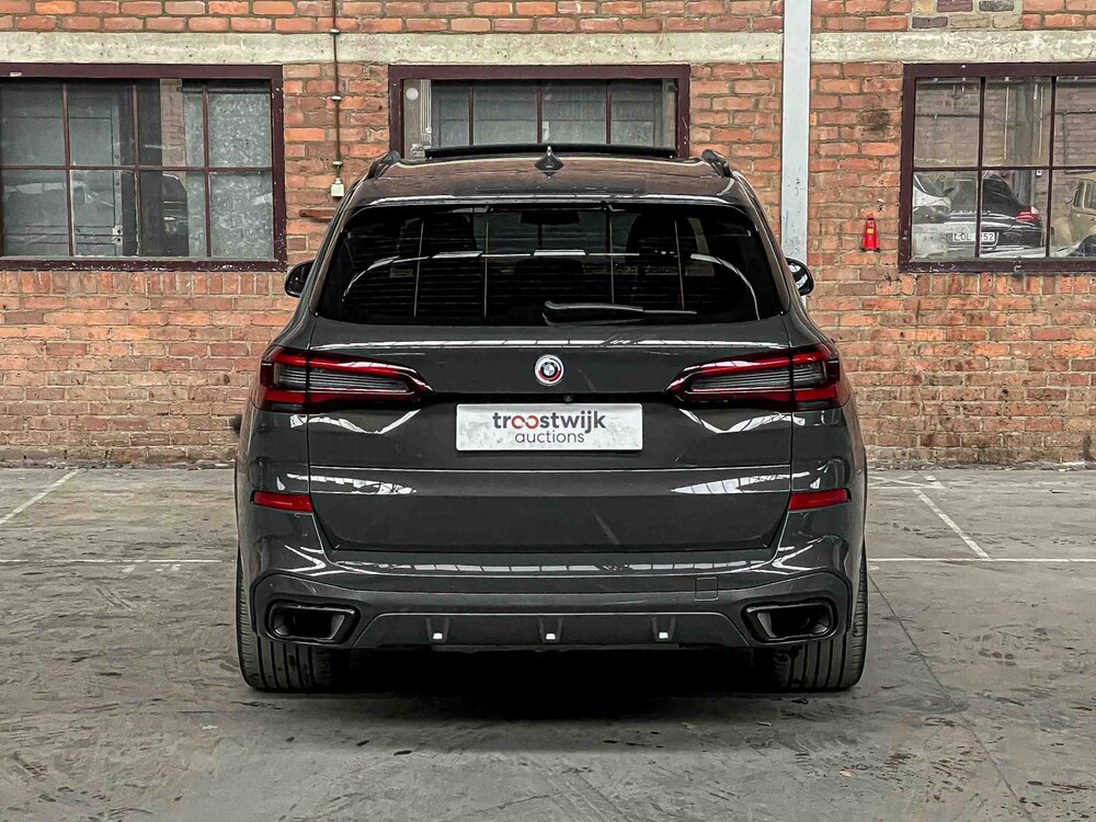 BMW X5 xDrive30d M-Sport 286PS 2023 (Original-NL), T-889-DV