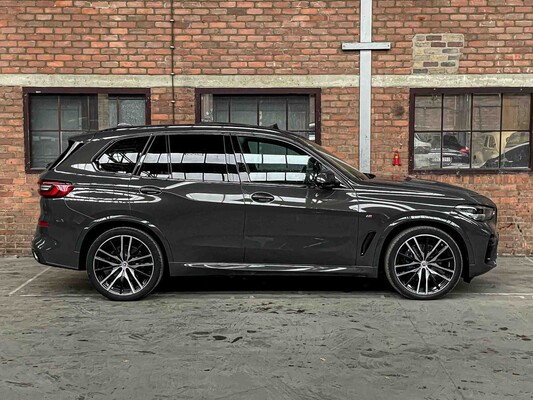 BMW X5 xDrive30d M-Sport 286hp 2023 (Original-NL), T-889-DV