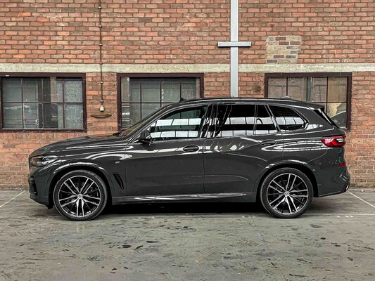 BMW X5 xDrive30d M-Sport 286hp 2023 (Original-NL), T-889-DV