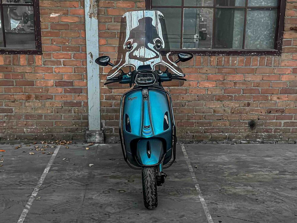 Vespa Sprint Custom 4T -Full Option- 2016, DGT-63-R Scooter