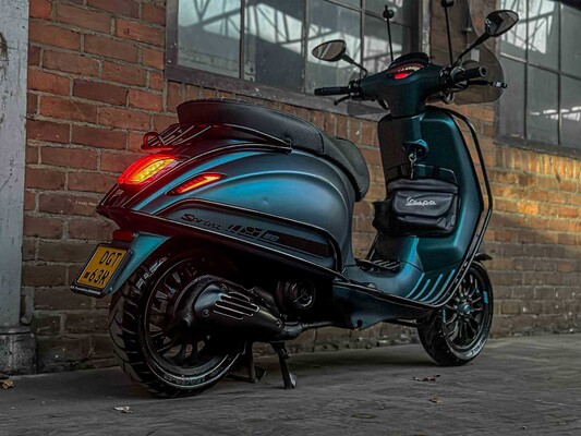 Vespa Sprint Custom 4T -Full Option- 2016, DGT-63-R Scooter