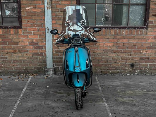 Vespa Sprint Custom 4T -Full Option- 2016, DGT-63-R Scooter