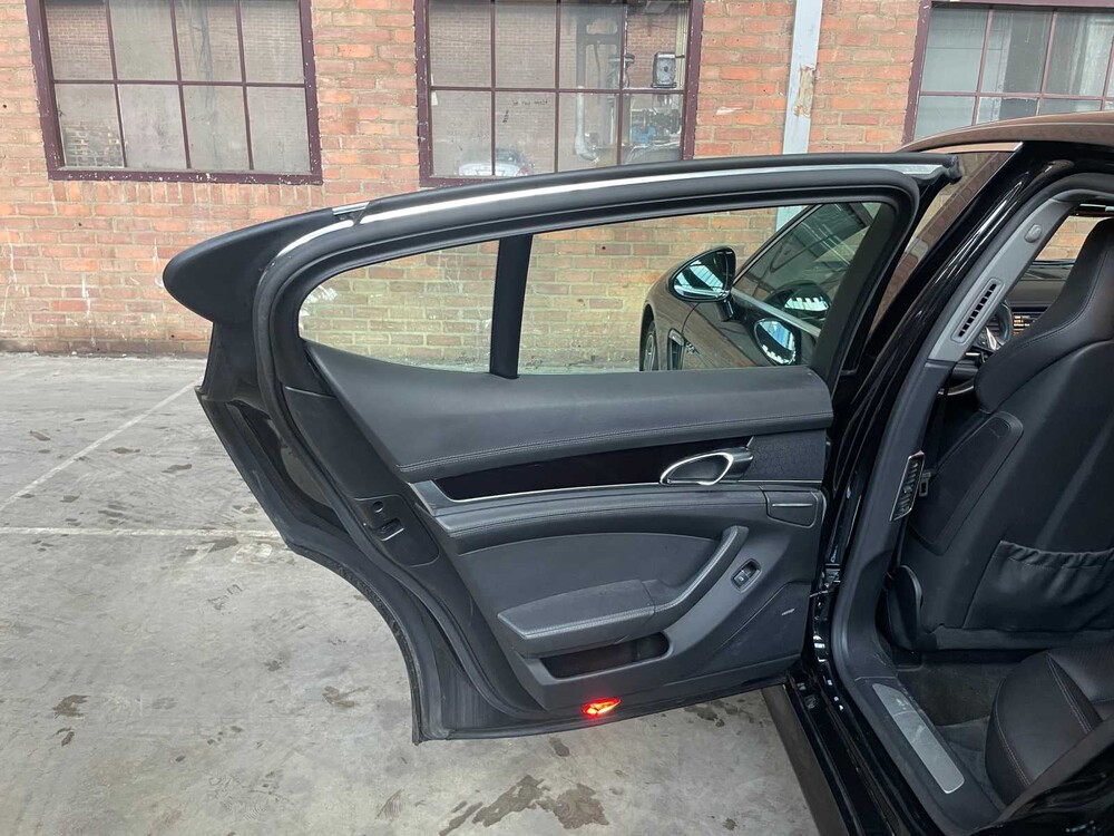 Porsche Panamera S Hybrid 3.0 360pk 2012 (Origineel-NL), 02-TFX-2