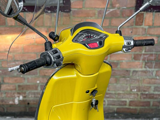 Vespa Sprint 4T 2016, DDB-29-Z Scooter