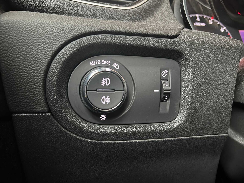 Opel Grandland X 1.2 Turbo Bus. Bsp. 131HP 2020, H-724-HP