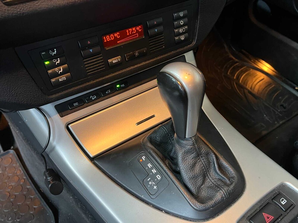 BMW X5 3.0i Executive 231pk 2004 (Origineel-NL), 33-PF-LZ