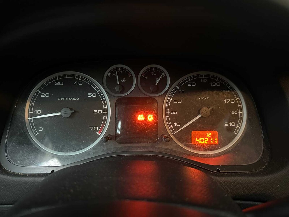 Peugeot 307 1.4 XR 75pk 2003, 87-LJ-RX