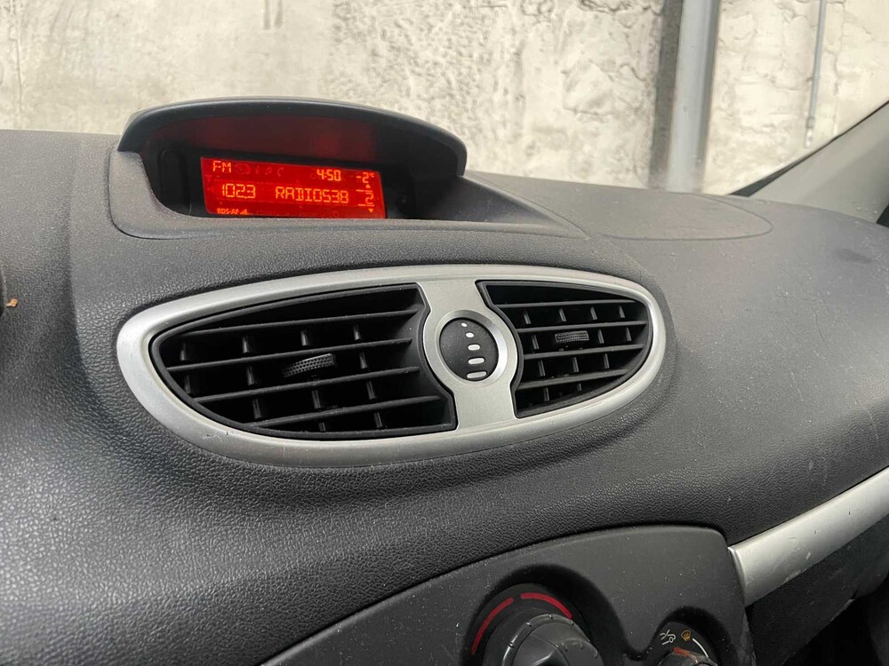 Renault Clio Kombi 1.2-16V Authentique 75PS 2011 (Original-NL), 06-RFL-1