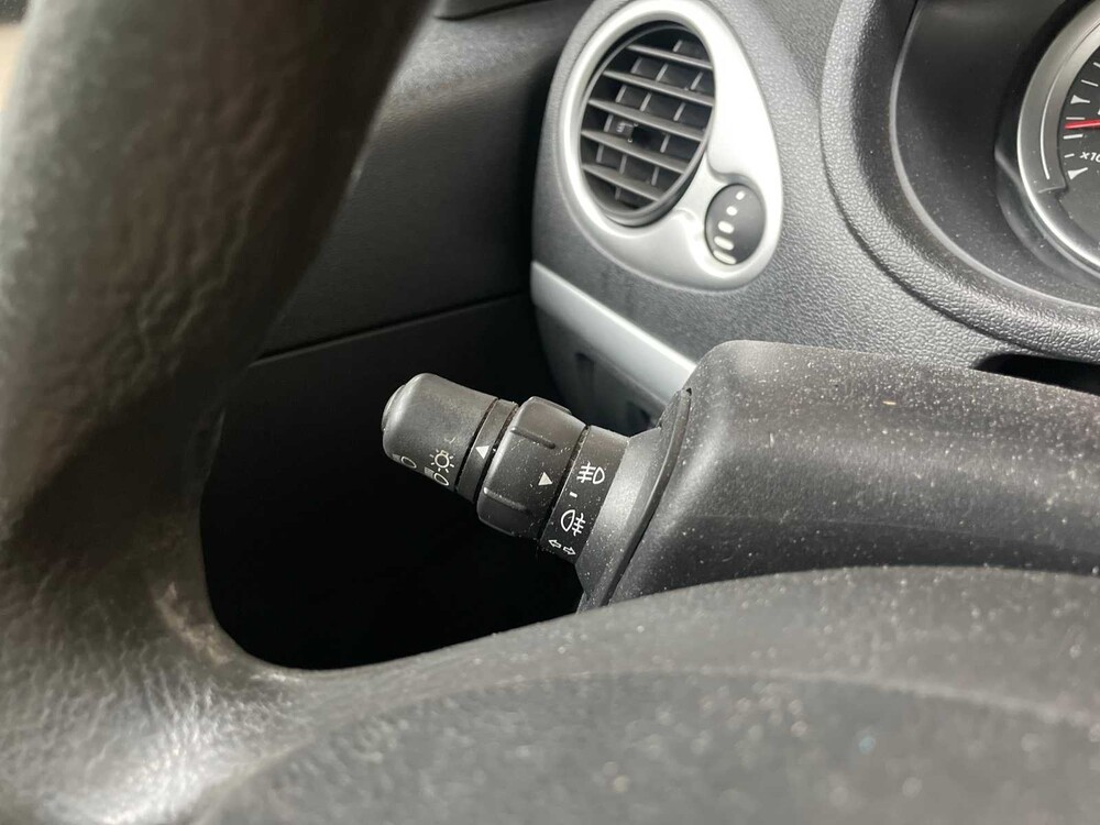 Renault Clio Kombi 1.2-16V Authentique 75PS 2011 (Original-NL), 06-RFL-1