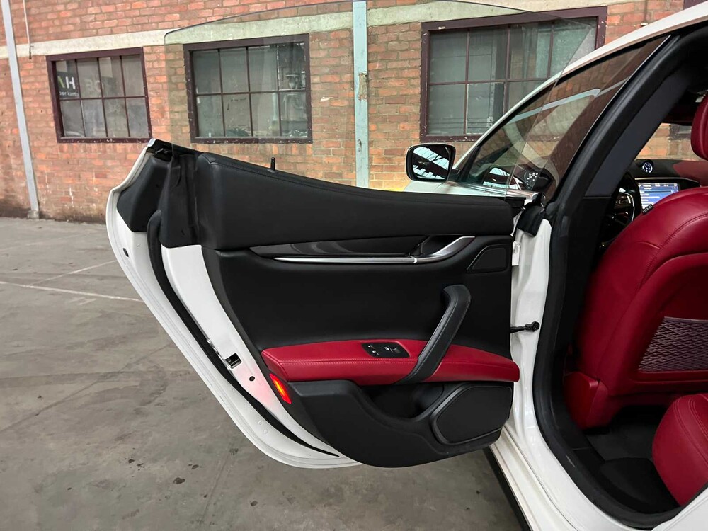 Maserati Ghibli 3.0 V6 338hp 2015