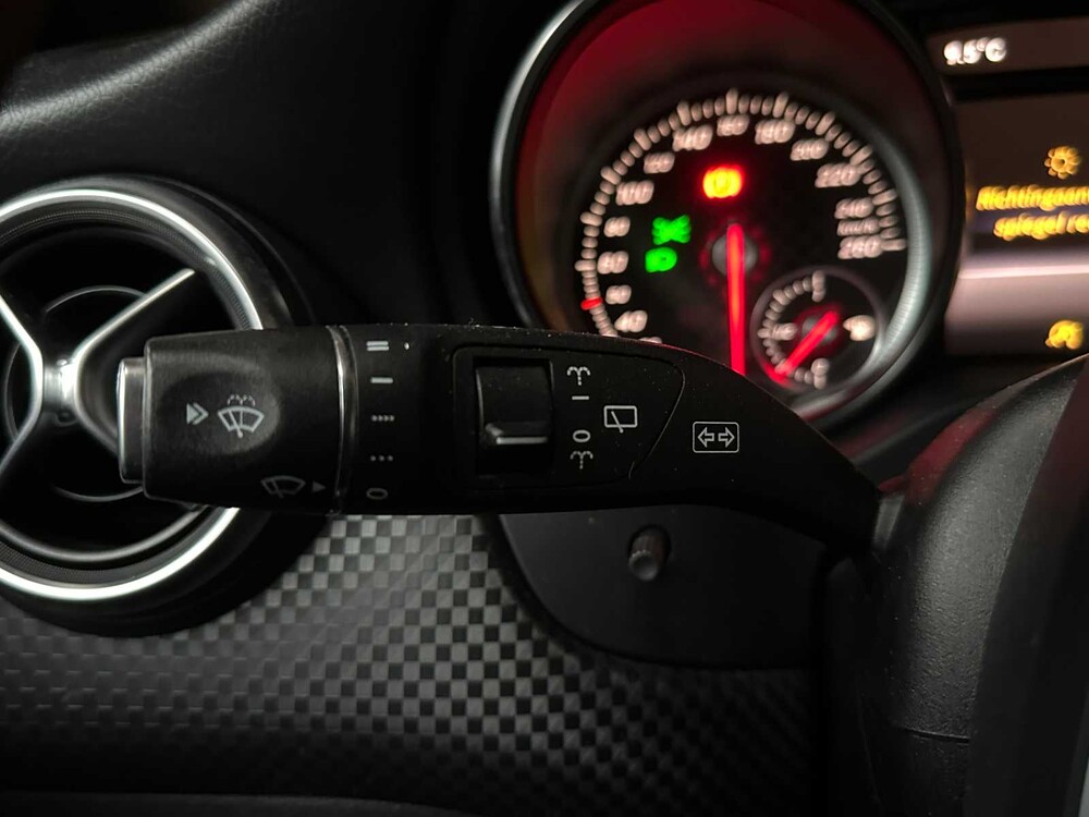 Mercedes-Benz A180 Prestige 122hp 2015 A-Class, SB-441-F