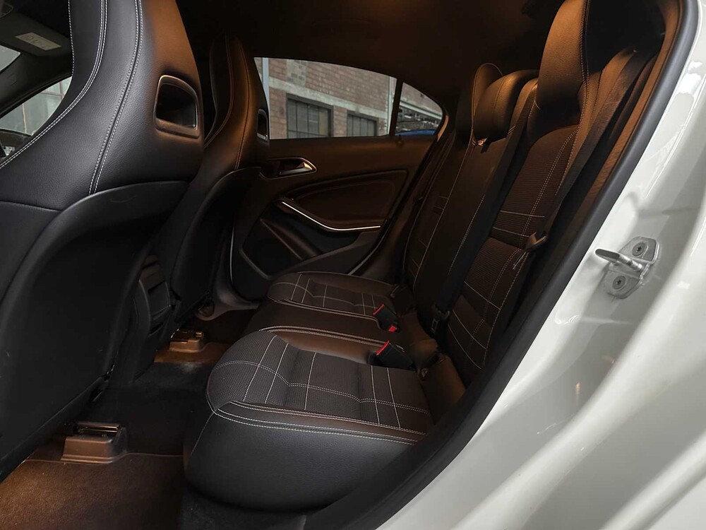 Mercedes-Benz A180 Prestige 122hp 2015 A-Class, SB-441-F