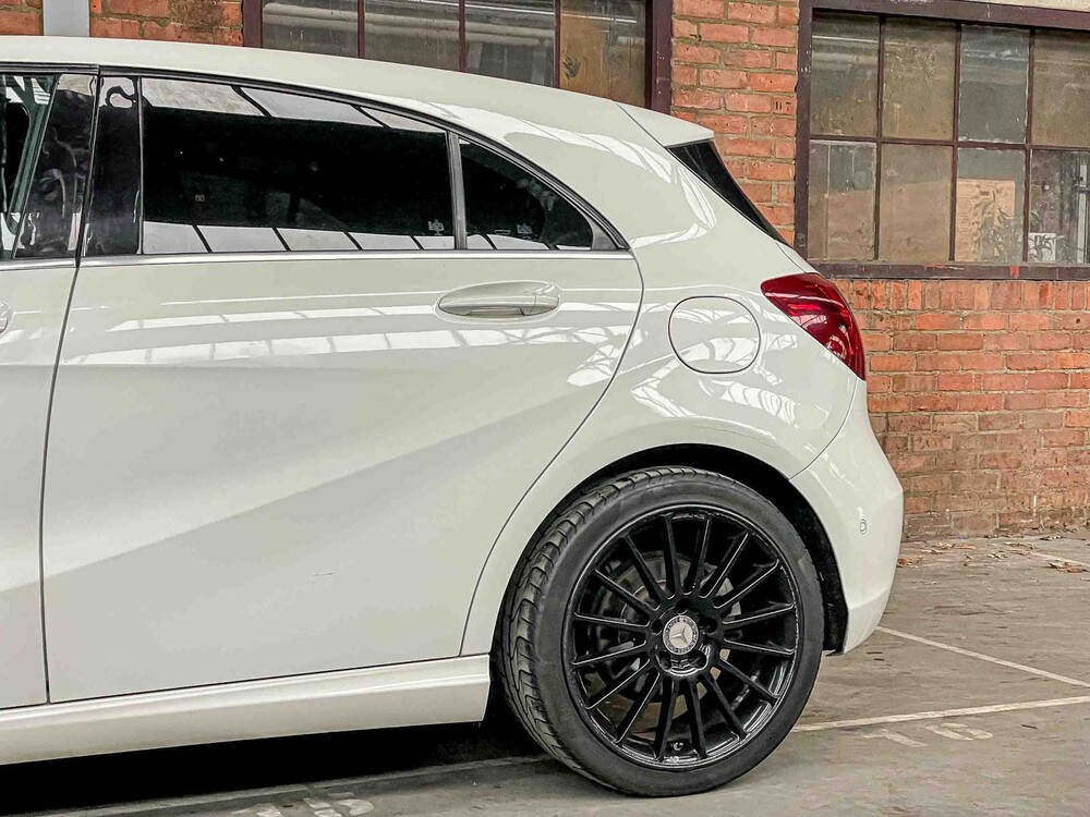 Mercedes-Benz A180 Prestige 122hp 2015 A-Class, SB-441-F