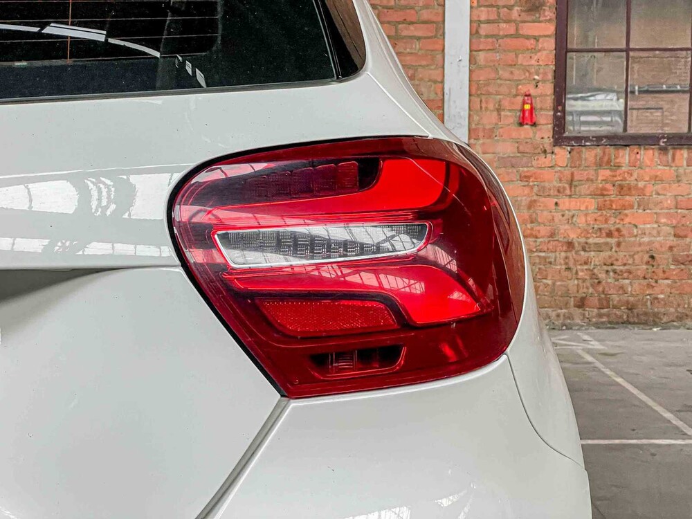 Mercedes-Benz A180 Prestige 122hp 2015 A-Class, SB-441-F