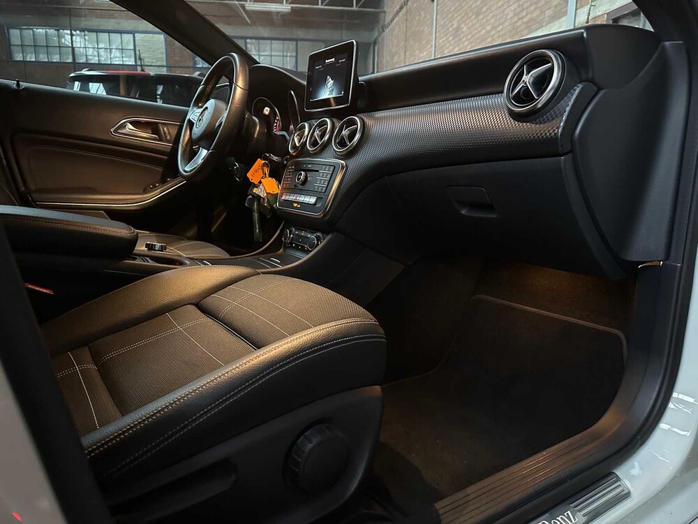 Mercedes-Benz A180 Prestige 122hp 2015 A-Class, SB-441-F