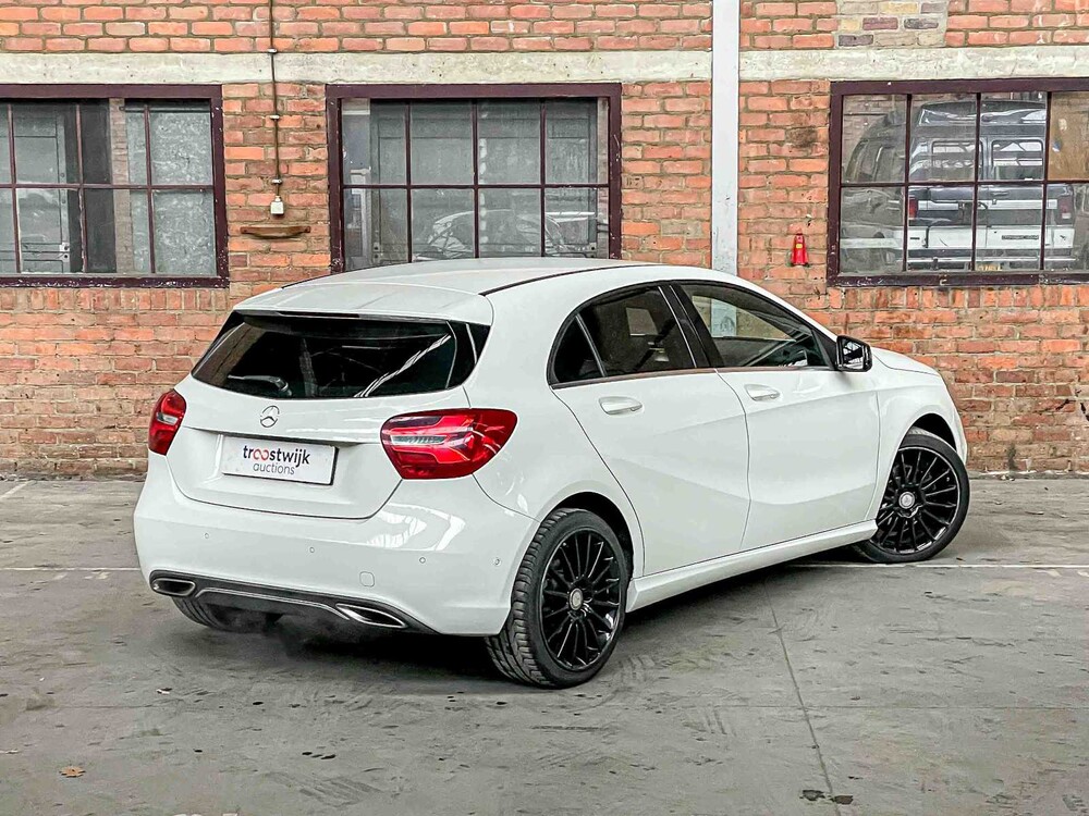 Mercedes-Benz A180 Prestige 122hp 2015 A-Class, SB-441-F