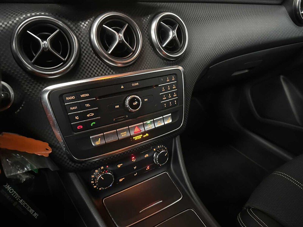 Mercedes-Benz A180 Prestige 122hp 2015 A-Class, SB-441-F