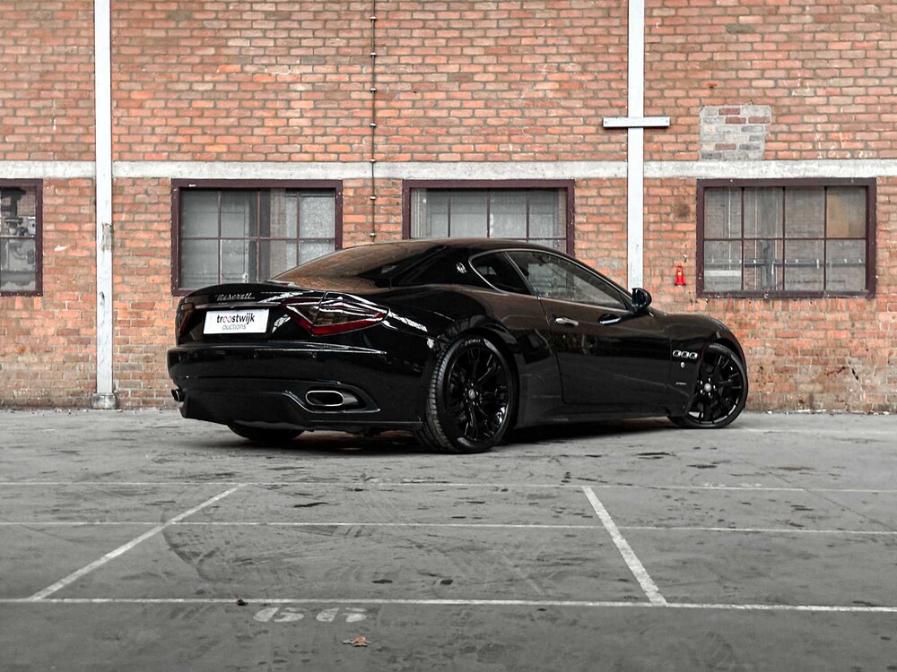 Maserati GranTurismo S 4.7 V8 440PS MC Shift 61.000km 2008 Youngtimer