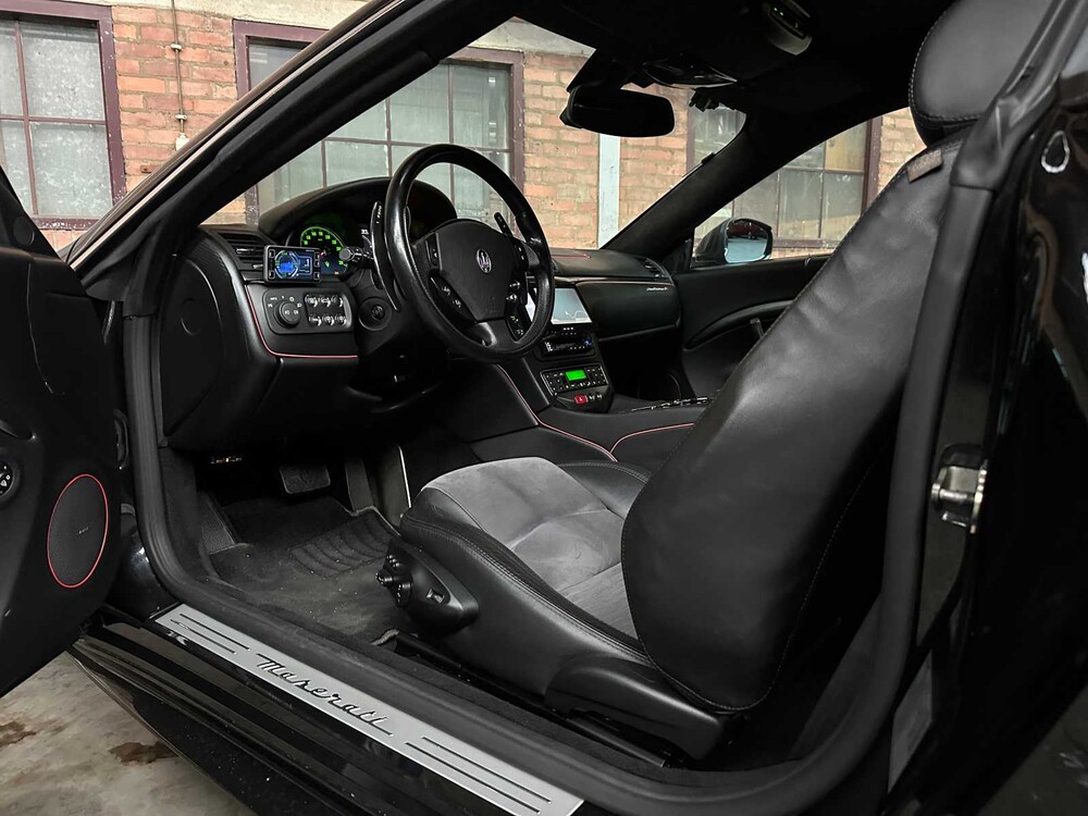 Maserati GranTurismo S 4.7 V8 440PS MC Shift 61.000km 2008 Youngtimer