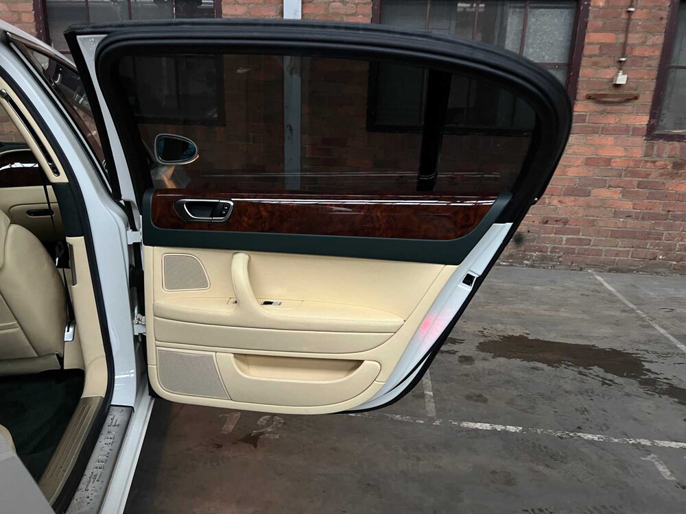 Bentley Continental Flying Spur 6.0 W12 525PS 2006 Youngtimer