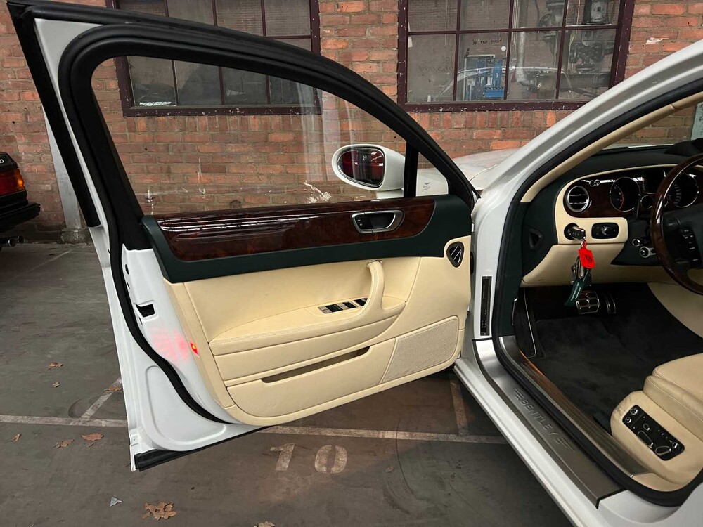 Bentley Continental Flying Spur 6.0 W12 525PS 2006 Youngtimer