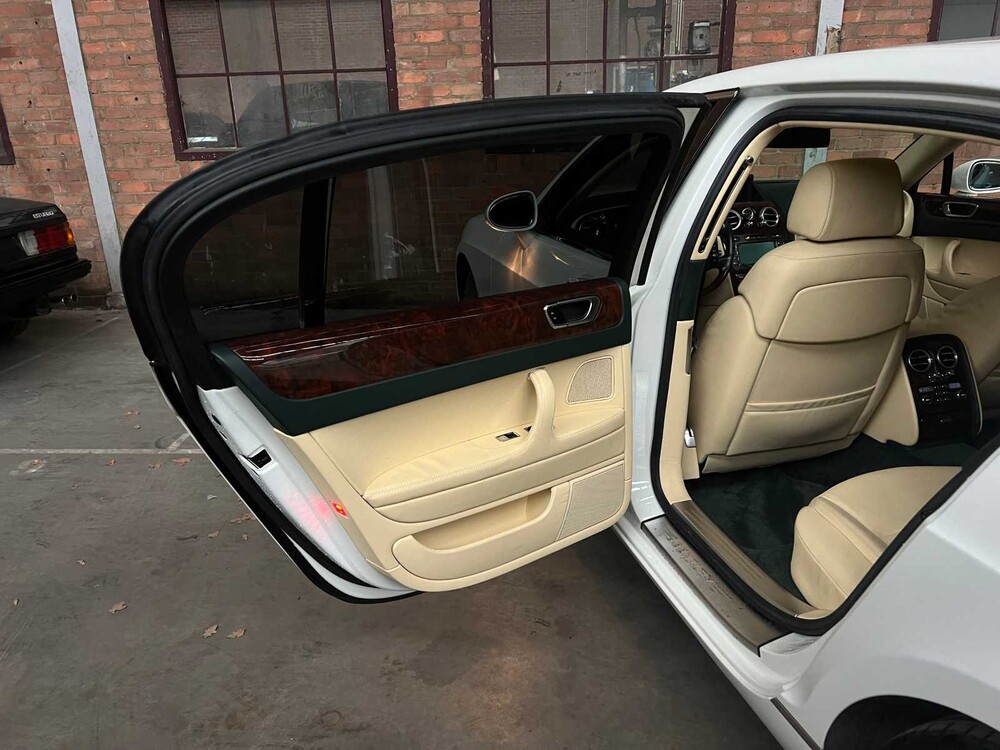Bentley Continental Flying Spur 6.0 W12 525PS 2006 Youngtimer
