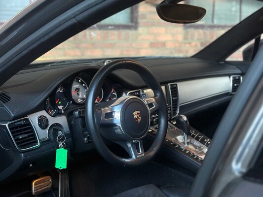 Porsche Panamera GTS 4.8 V8 430pk 2013 (Origineel-NL + 2e eigenaar), 03-ZVF-7