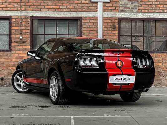 Ford Mustang Base 4.0 V8 211pk 2007