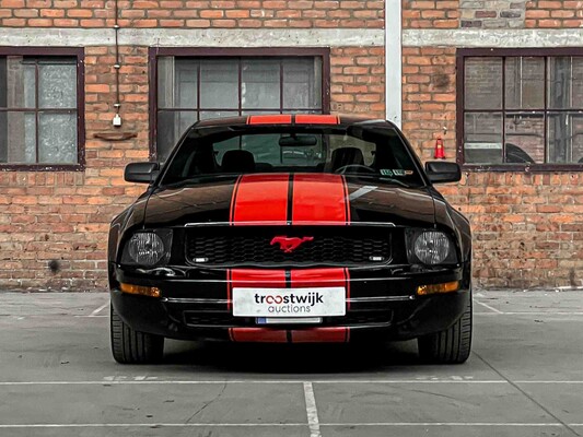 Ford Mustang Base 4.0 V8 211pk 2007