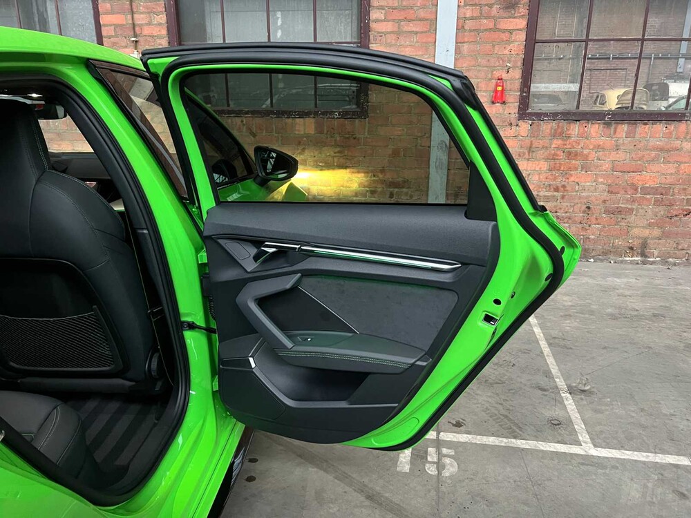 Audi RS3 Limousine 2.5 TFSI Quattro 400PS 2023, NL Nummernschild (WERKSGARANTIE)