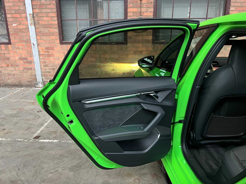 Audi RS3 Limousine 2.5 TFSI Quattro 400PS 2023, NL Nummernschild (WERKSGARANTIE)