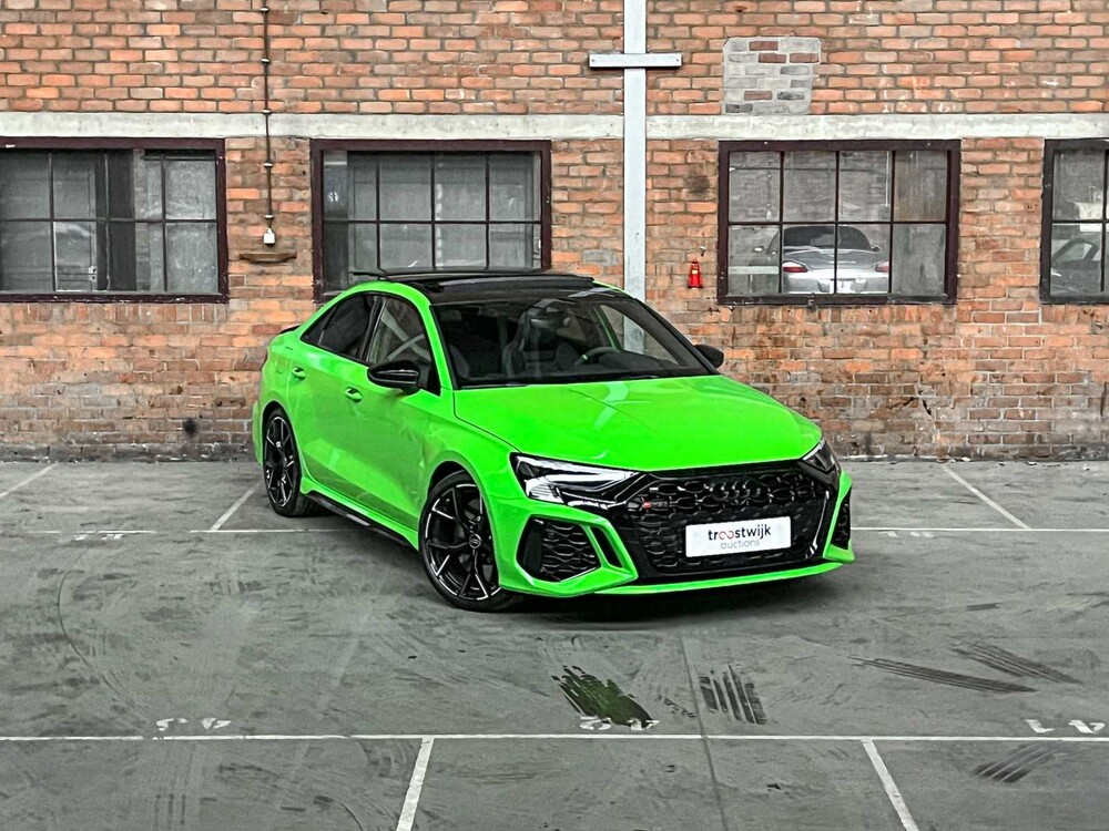 Audi RS3 Limousine 2.5 TFSI Quattro 400PS 2023, NL Nummernschild (WERKSGARANTIE)