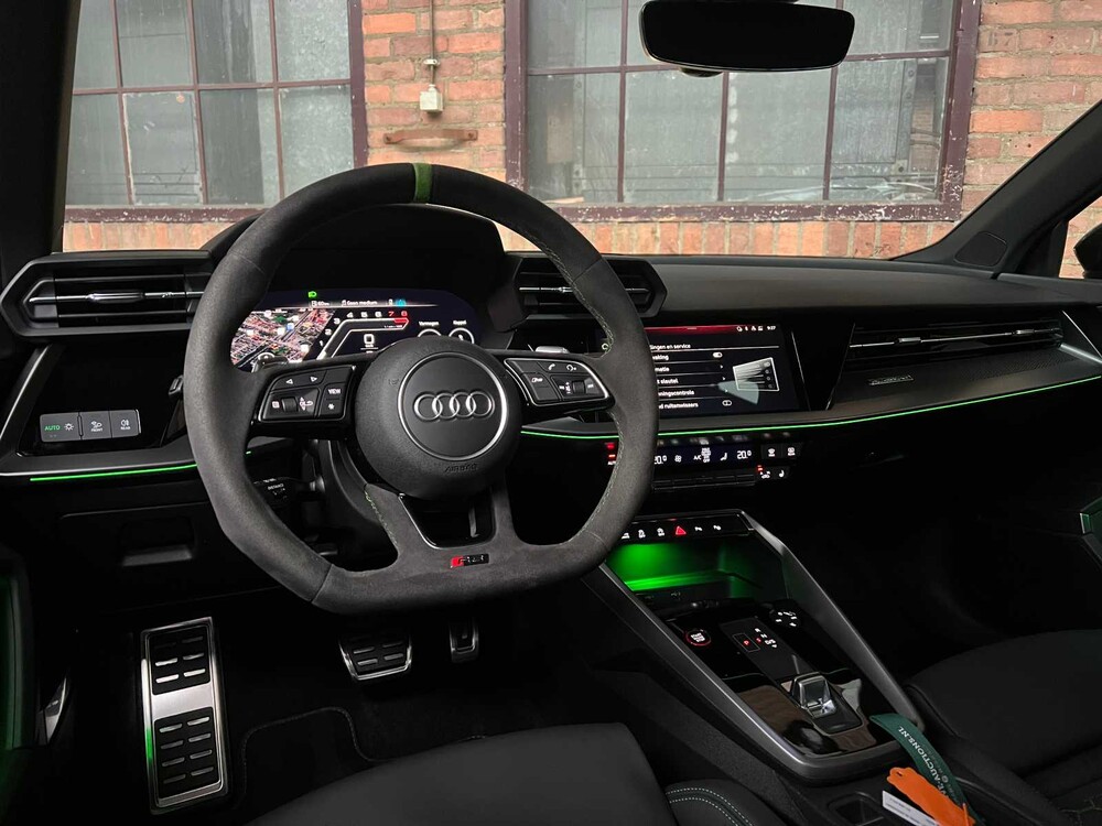 Audi RS3 Limousine 2.5 TFSI Quattro 400PS 2023, NL Nummernschild (WERKSGARANTIE)