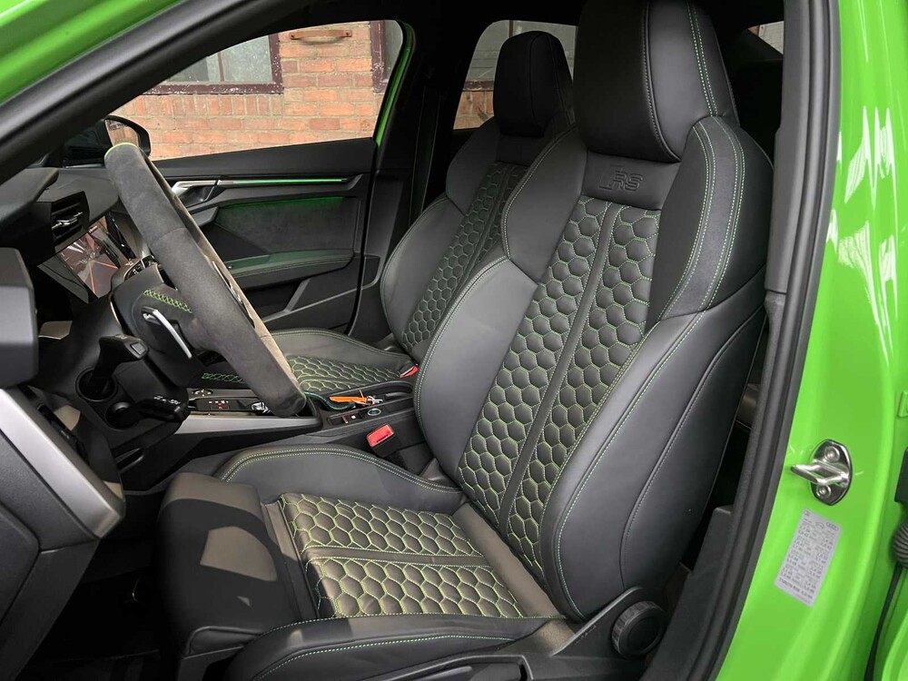 Audi RS3 Limousine 2.5 TFSI Quattro 400PS 2023, NL Nummernschild (WERKSGARANTIE)