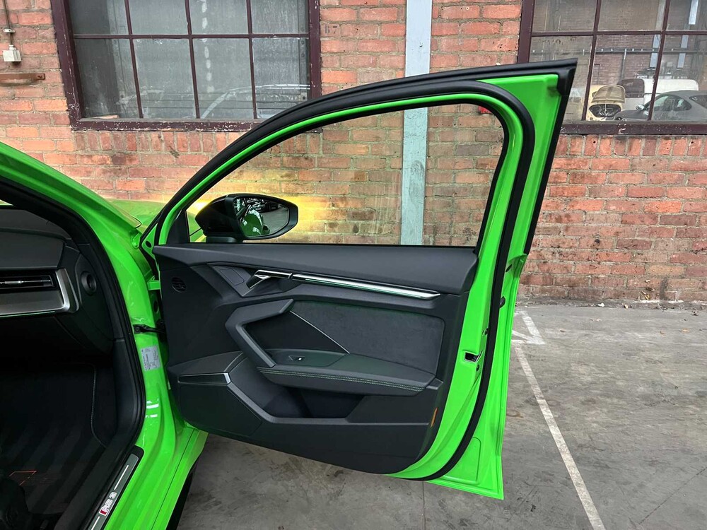 Audi RS3 Limousine 2.5 TFSI Quattro 400PS 2023, NL Nummernschild (WERKSGARANTIE)